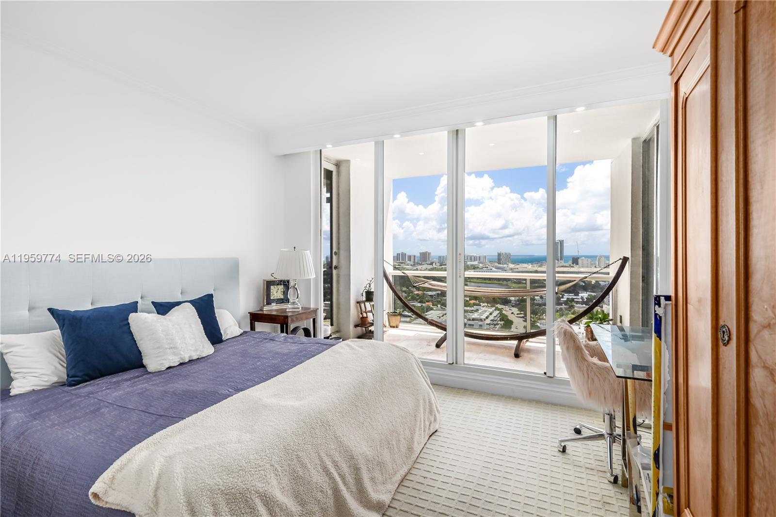 SUNSET HARBOUR NORTH COND - Residential