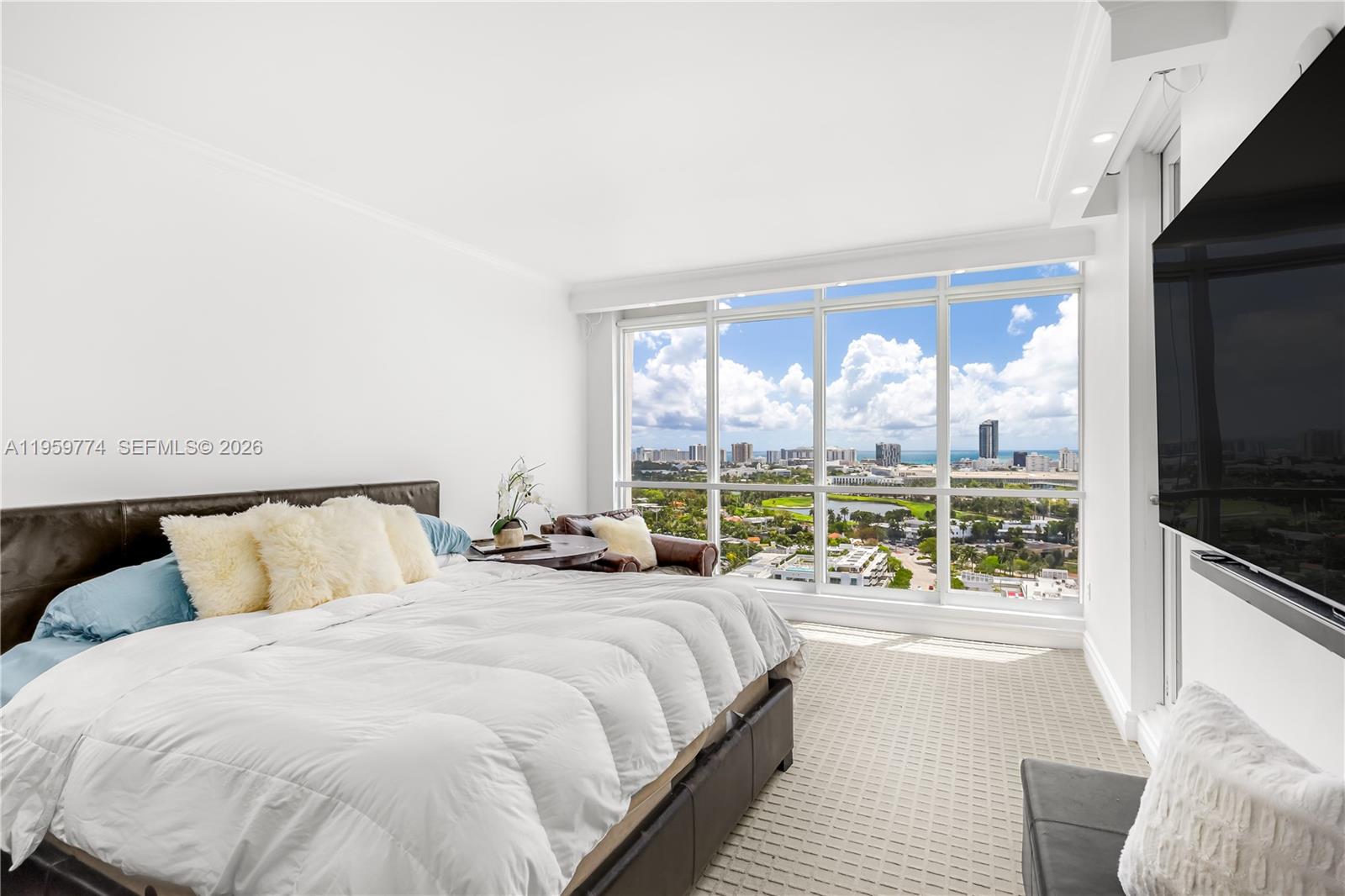 SUNSET HARBOUR NORTH COND - Residential