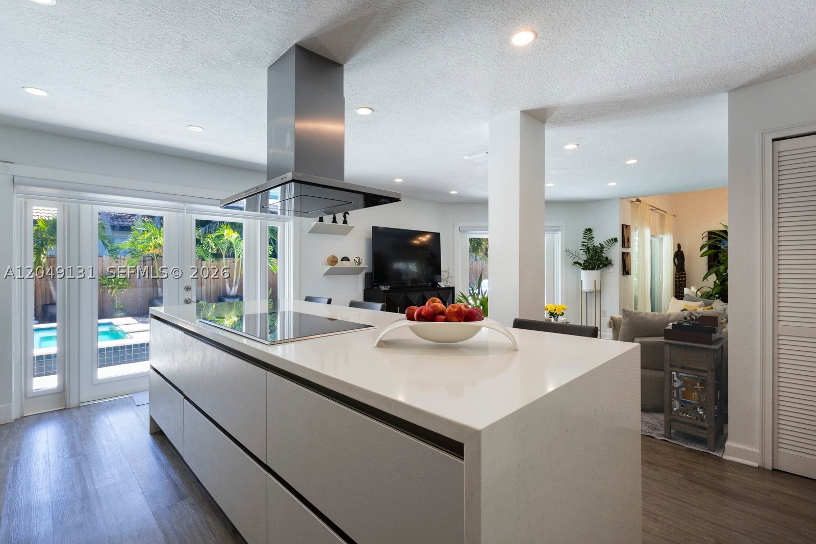 DORAL MEADOWS 1ST ADDN - Residential