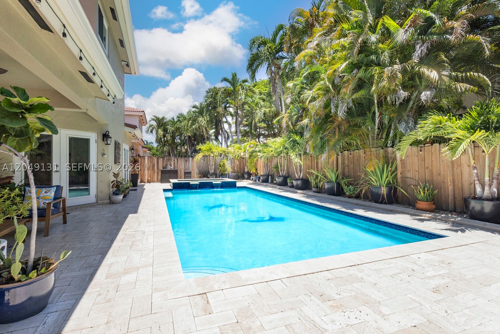 DORAL MEADOWS 1ST ADDN - Residential