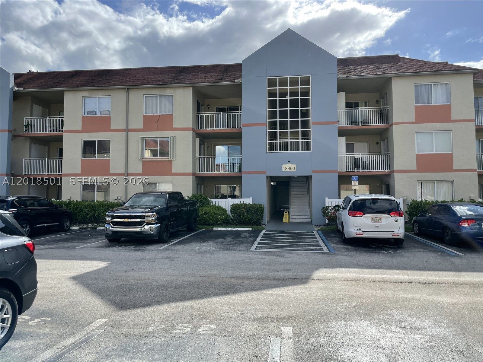 VILLA RUSTICA I CONDO - Residential