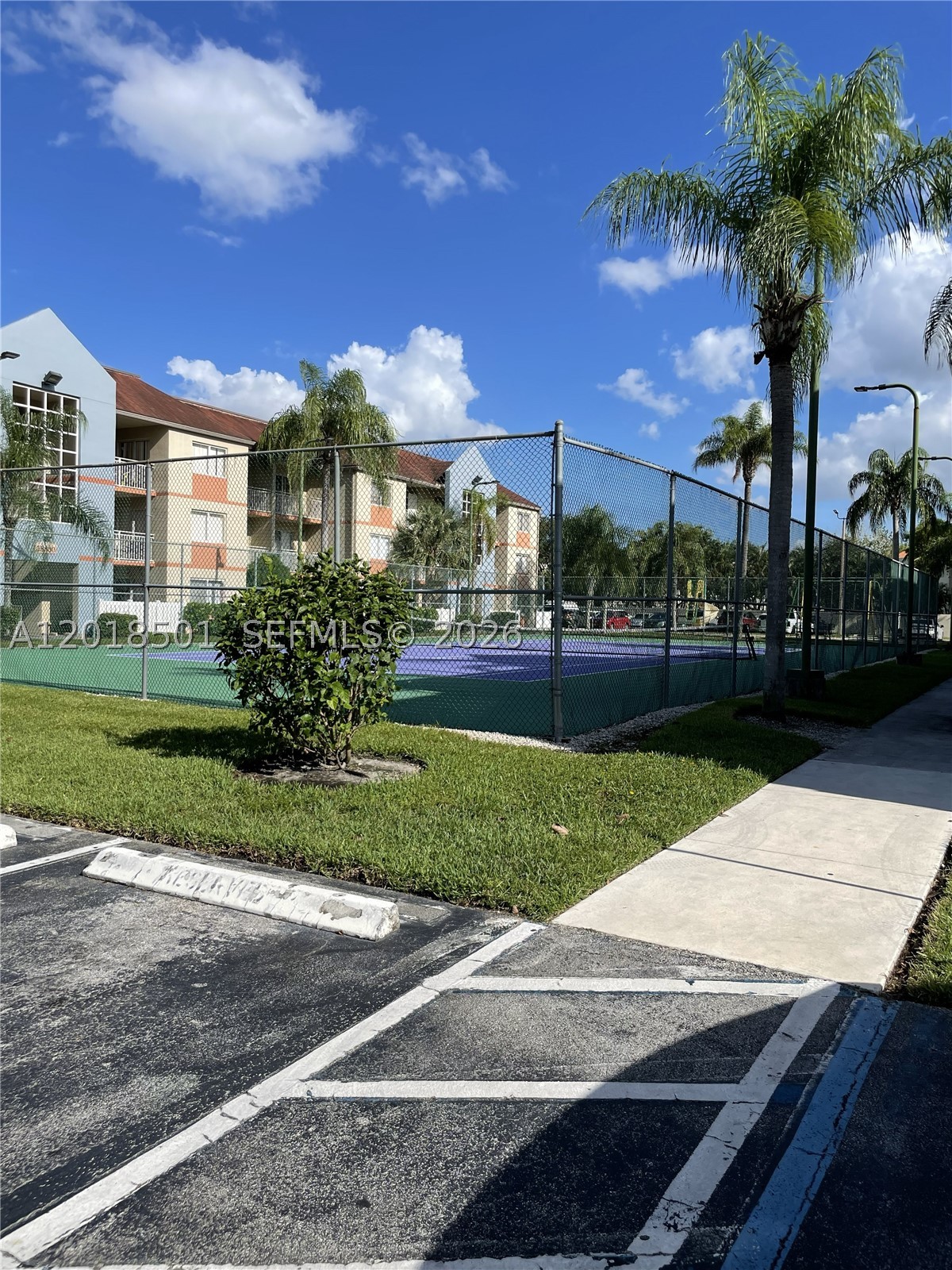 VILLA RUSTICA I CONDO - Residential