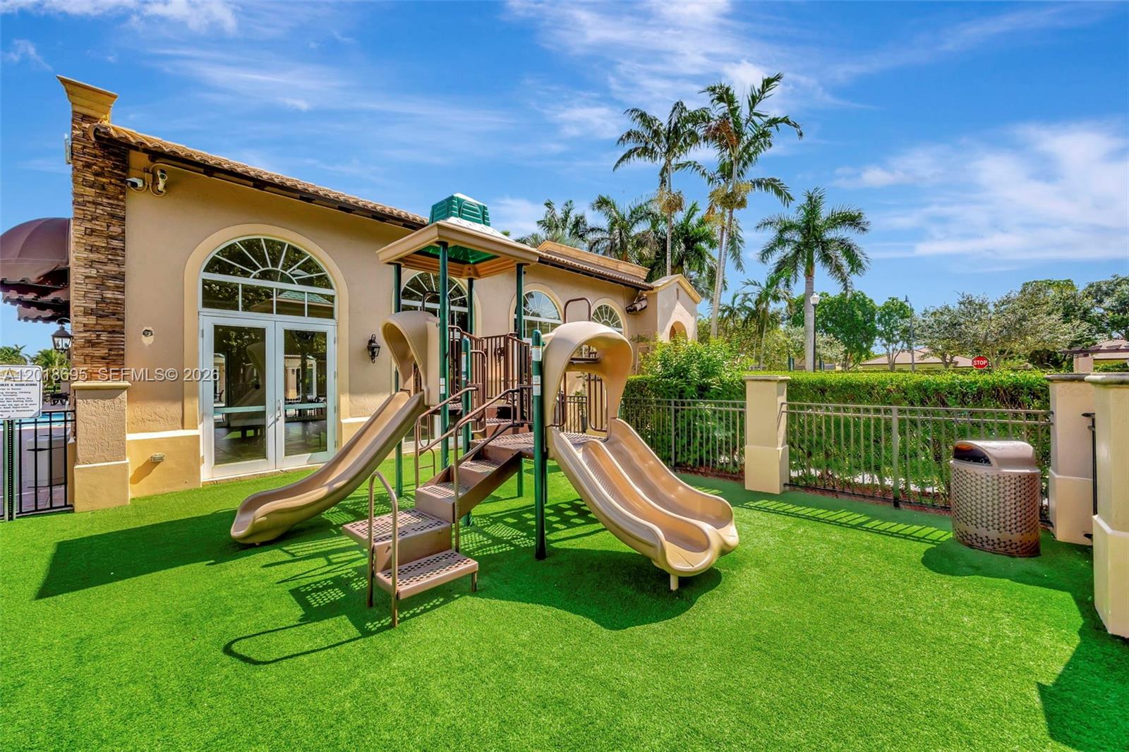 FLORIDIAN BAY ESTATES SOU - Residential