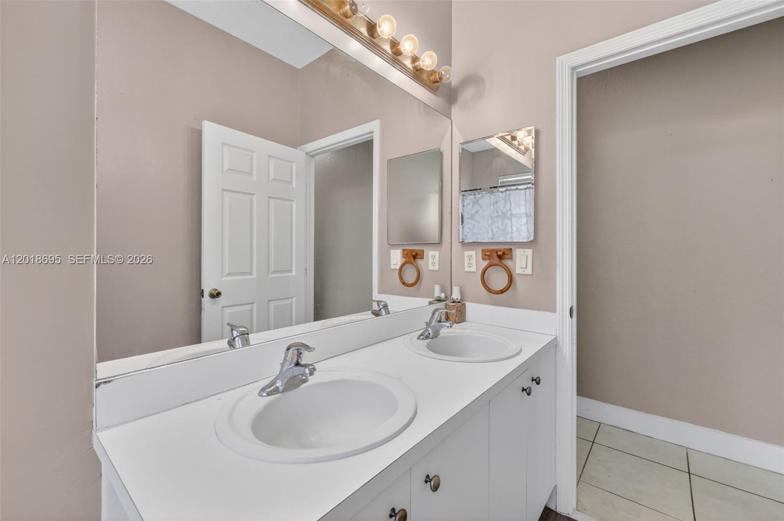 FLORIDIAN BAY ESTATES SOU - Residential