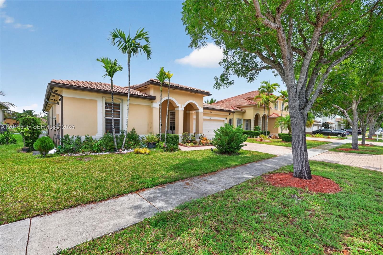 FLORIDIAN BAY ESTATES SOU - Residential
