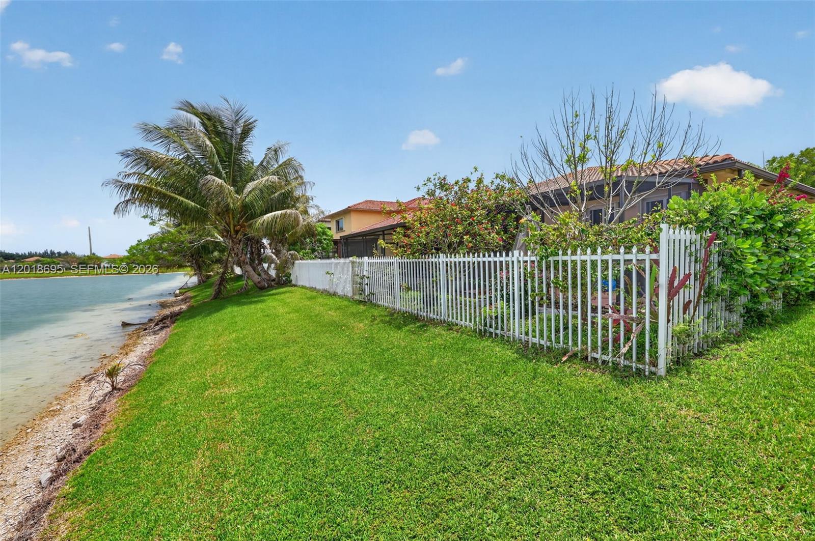 FLORIDIAN BAY ESTATES SOU - Residential