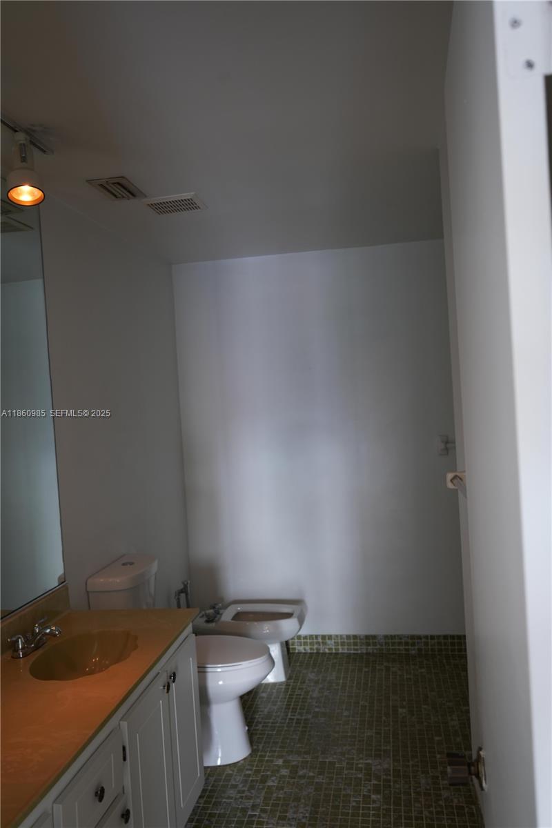 UNIVERSITY VILLAGE EAST I - Residential