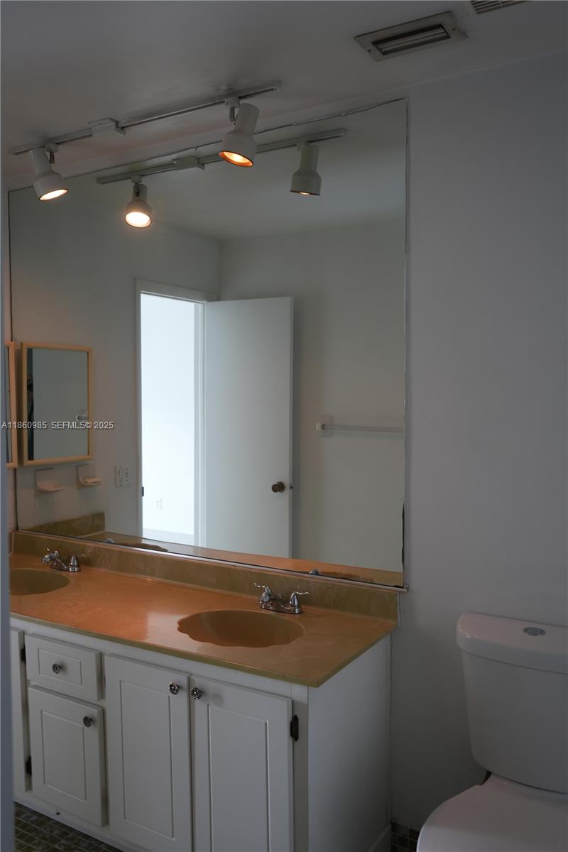 UNIVERSITY VILLAGE EAST I - Residential