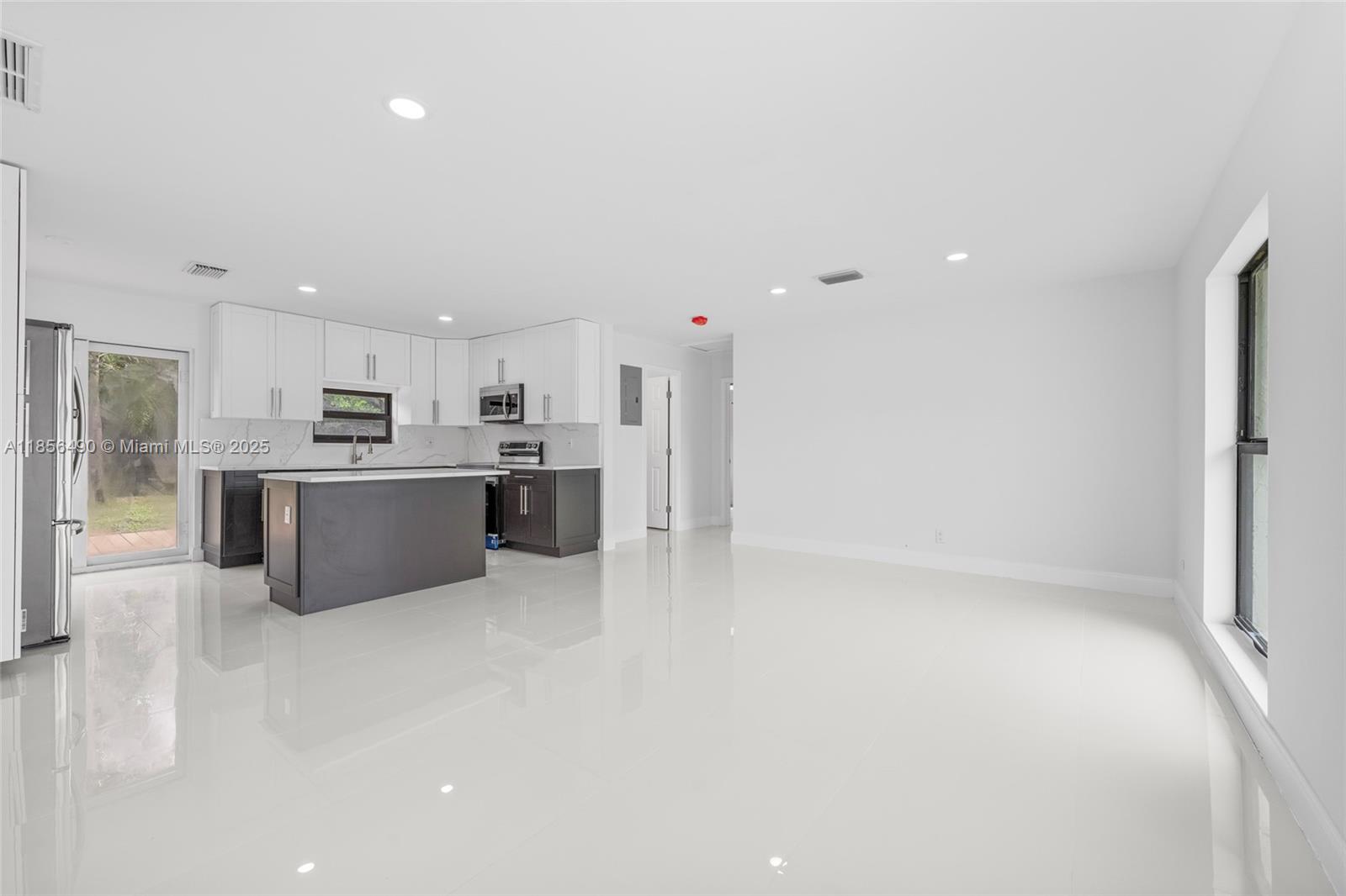 THE COVE - Residential