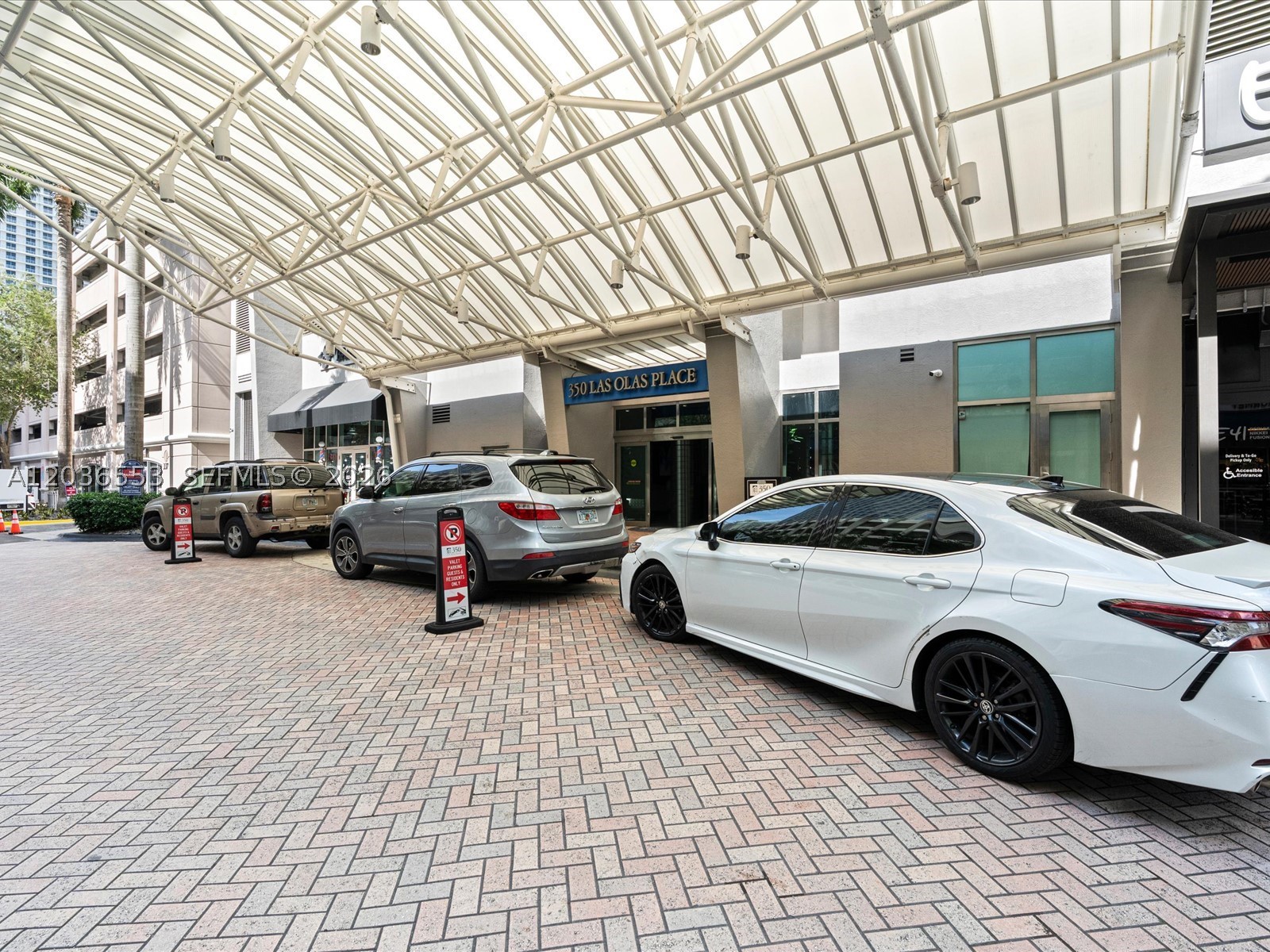 350 LAS OLAS PLACE CONDO - Residential