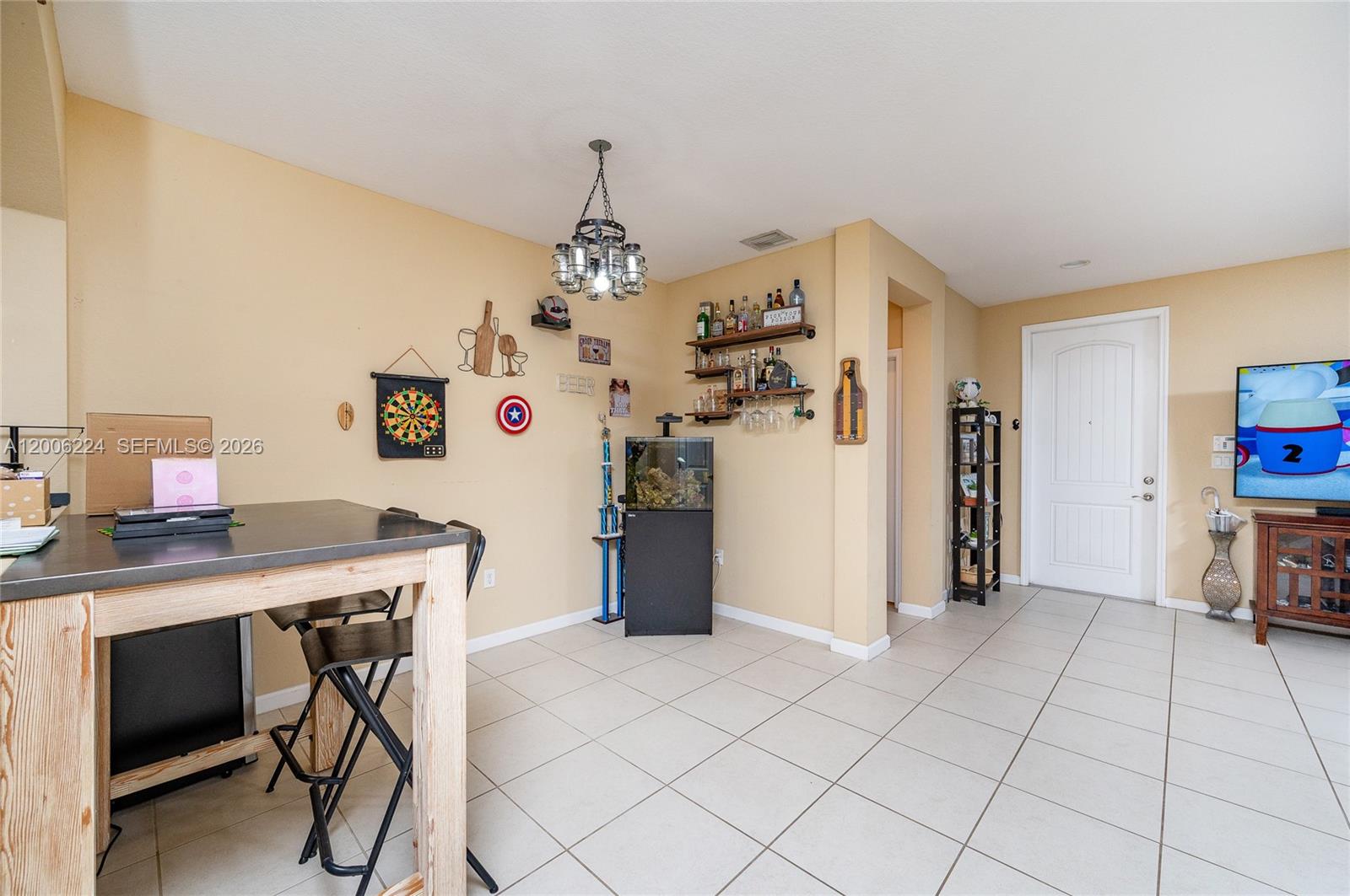 MANDARIN LAKES - Residential