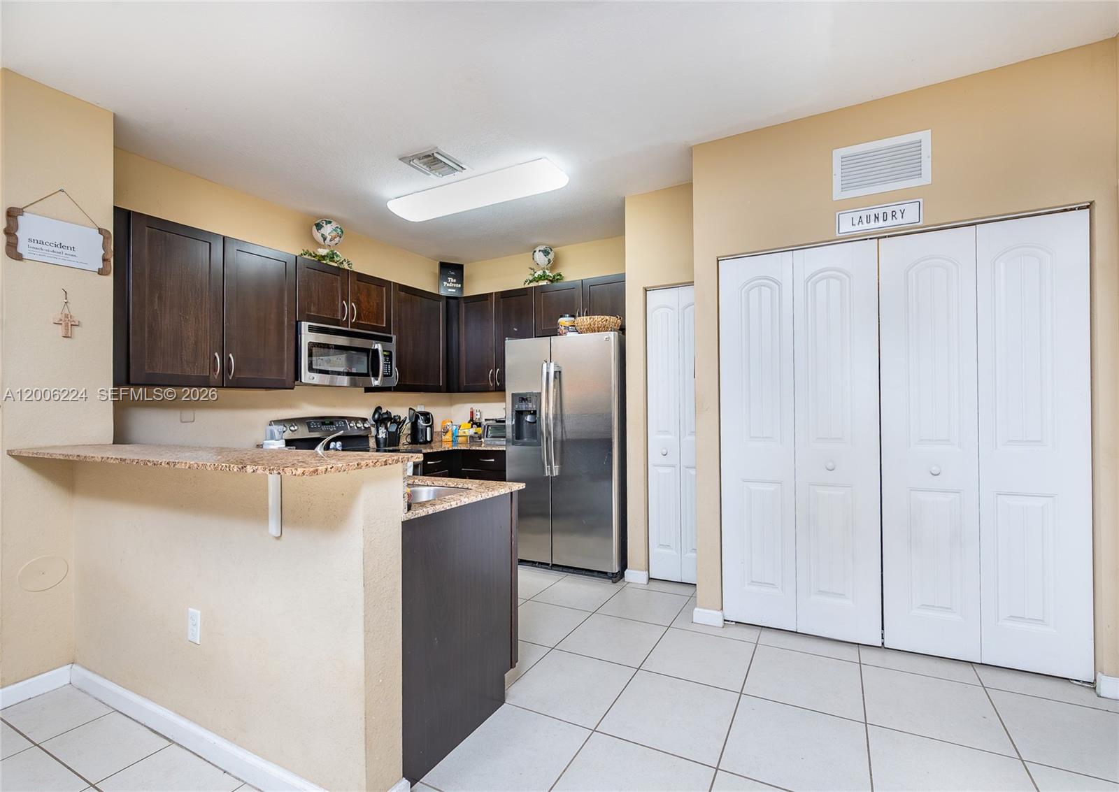 MANDARIN LAKES - Residential