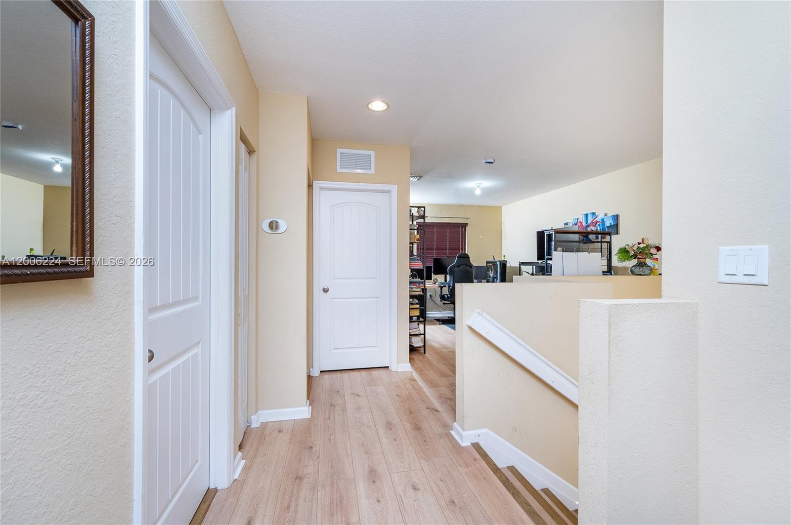 MANDARIN LAKES - Residential