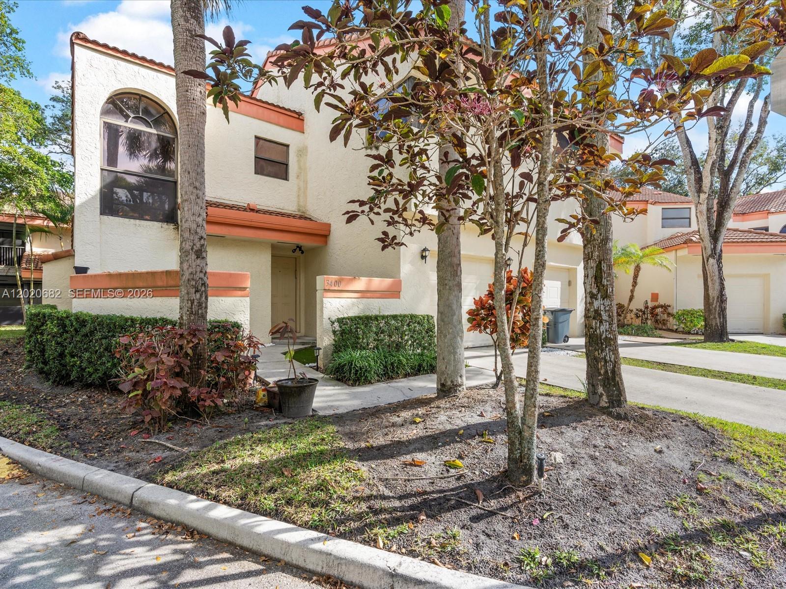 EMERALD OAKS 8 CONDO - Residential