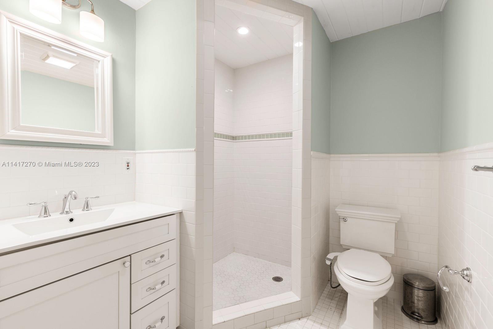 LENNOX PARK - Residential Lease
