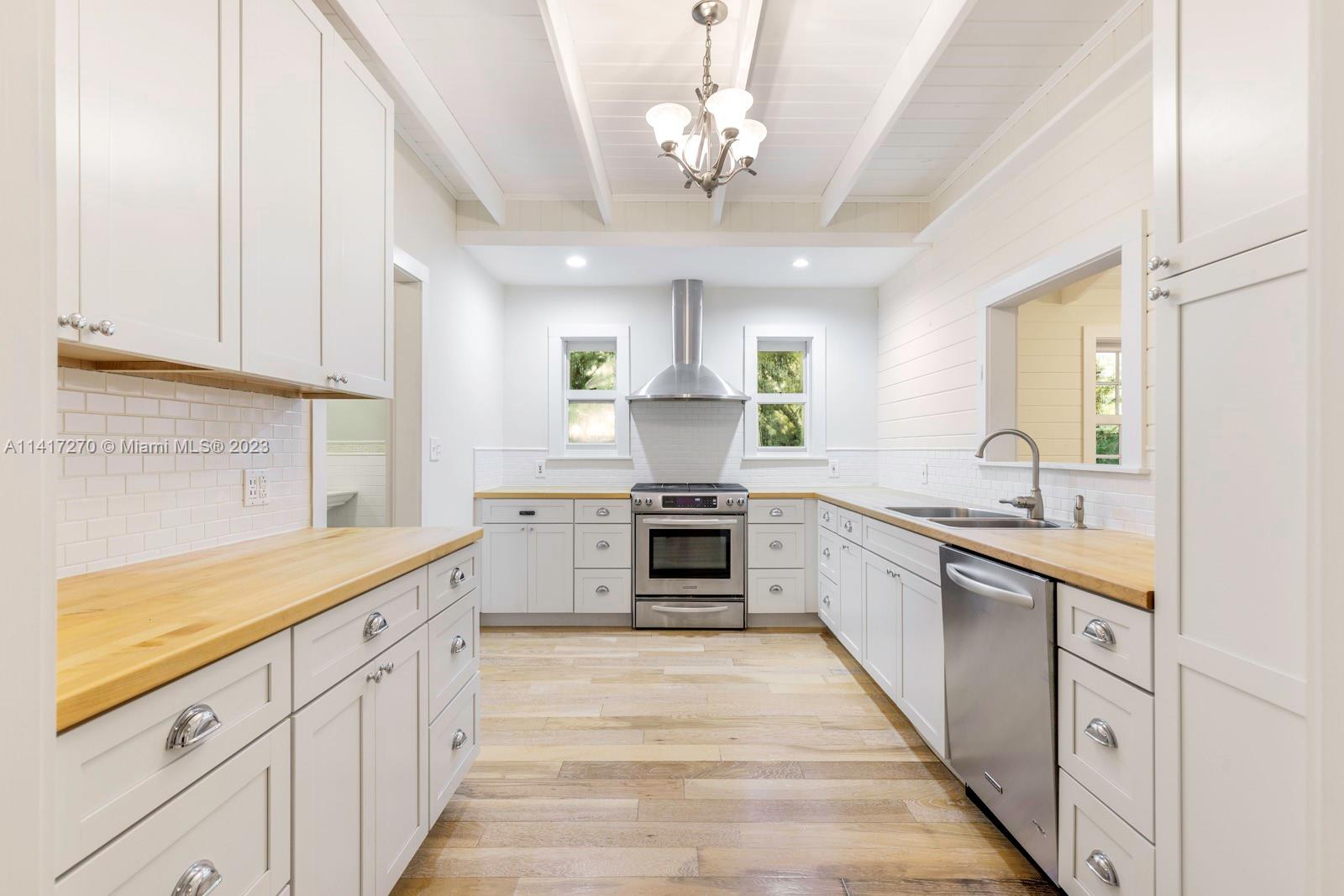 LENNOX PARK - Residential Lease