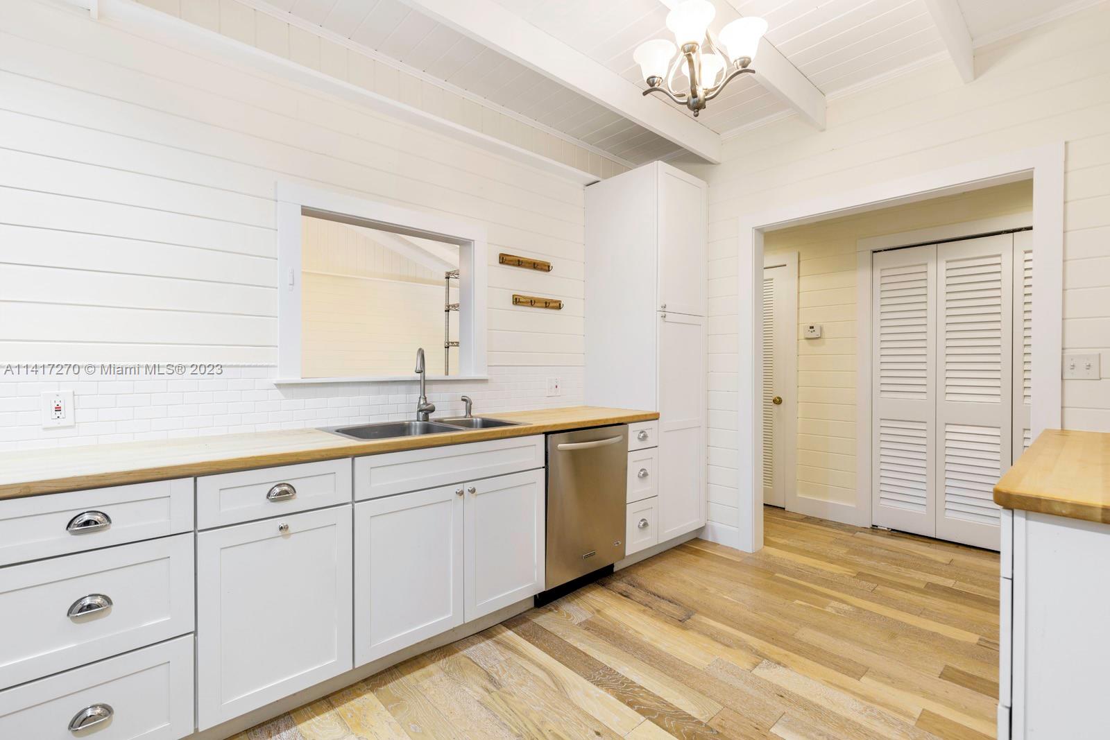 LENNOX PARK - Residential Lease
