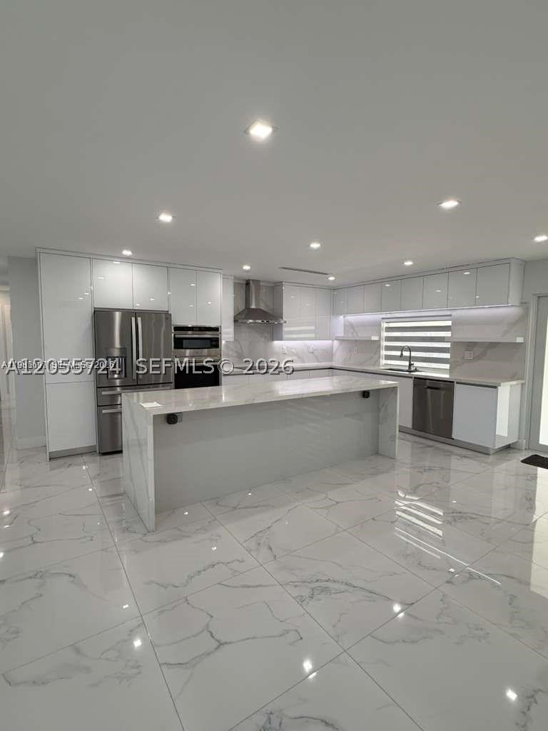 Completely remodeled single-family home for rent in the heart of Cutler Bay. This beautiful residence features 3 spacious bedrooms, 2 modern bathrooms, and an open, updated layout. Enjoy a huge backyard perfect for entertaining, family gatherings, or relaxing outdoors. Conveniently located near schools, shopping, and major highways. First month’s rent and security deposit required. Electricity included. Easy to show.