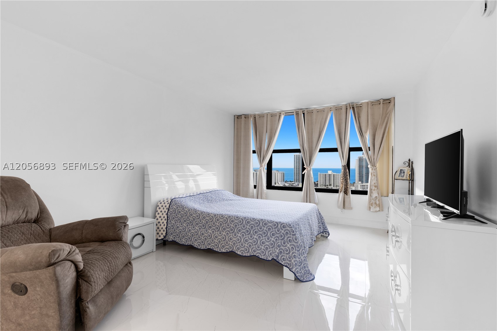 OLYMPUS CONDO - Residential