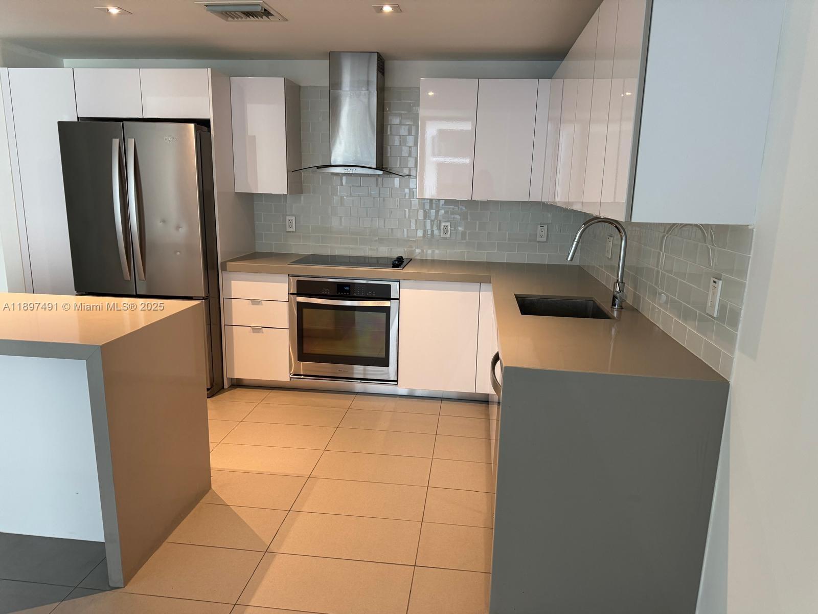 CANVAS CONDO - Residential