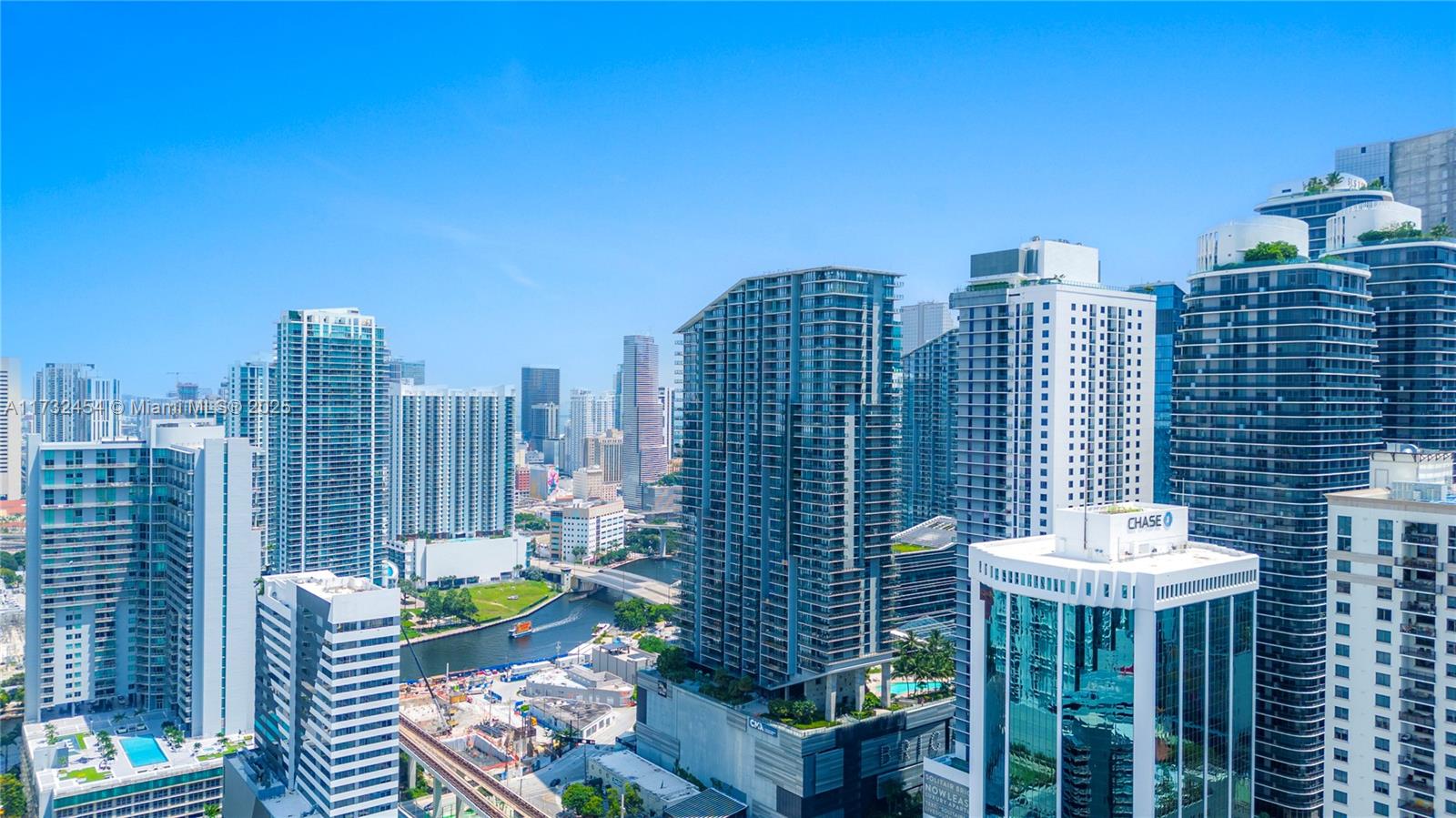 THE AXIS ON BRICKELL COND - Residential