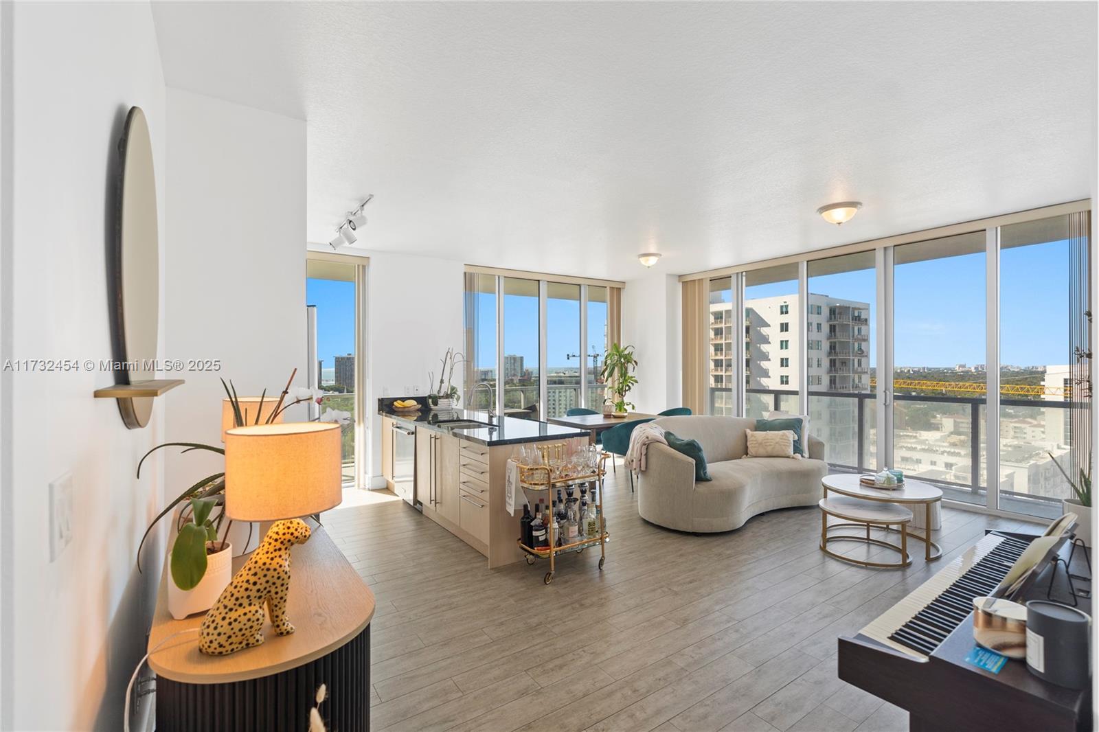 THE AXIS ON BRICKELL COND - Residential
