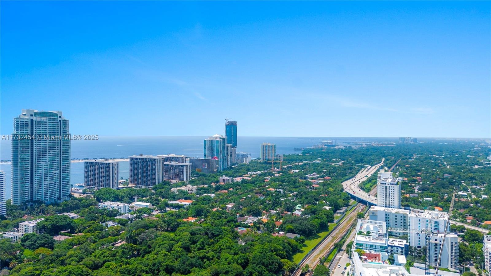 THE AXIS ON BRICKELL COND - Residential
