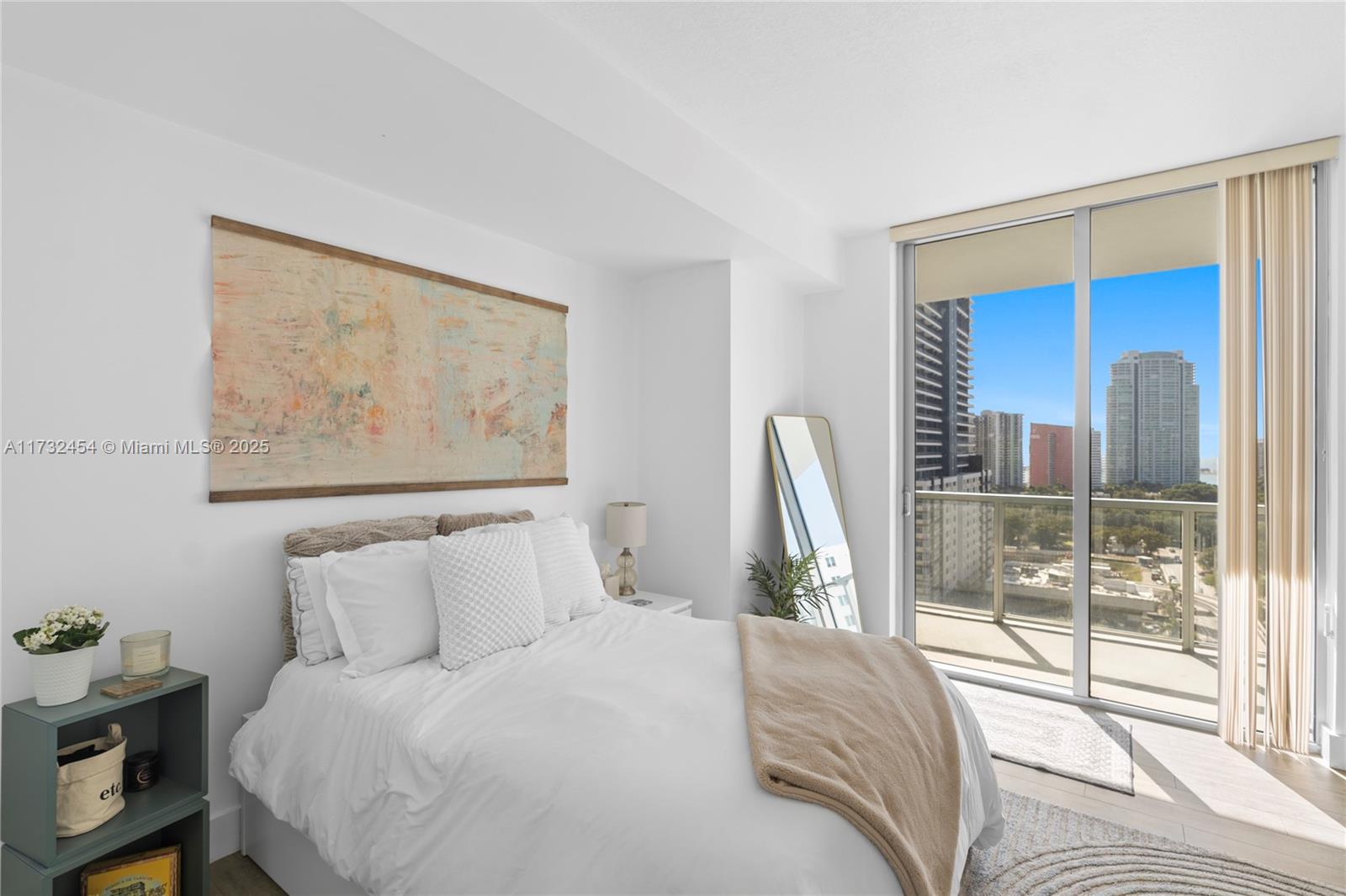 THE AXIS ON BRICKELL COND - Residential