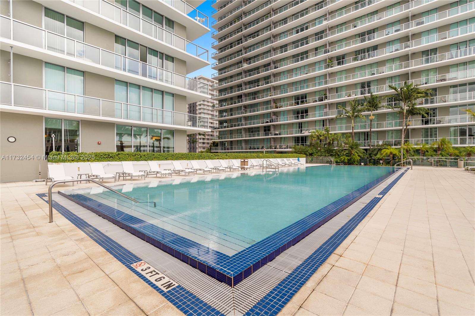 THE AXIS ON BRICKELL COND - Residential
