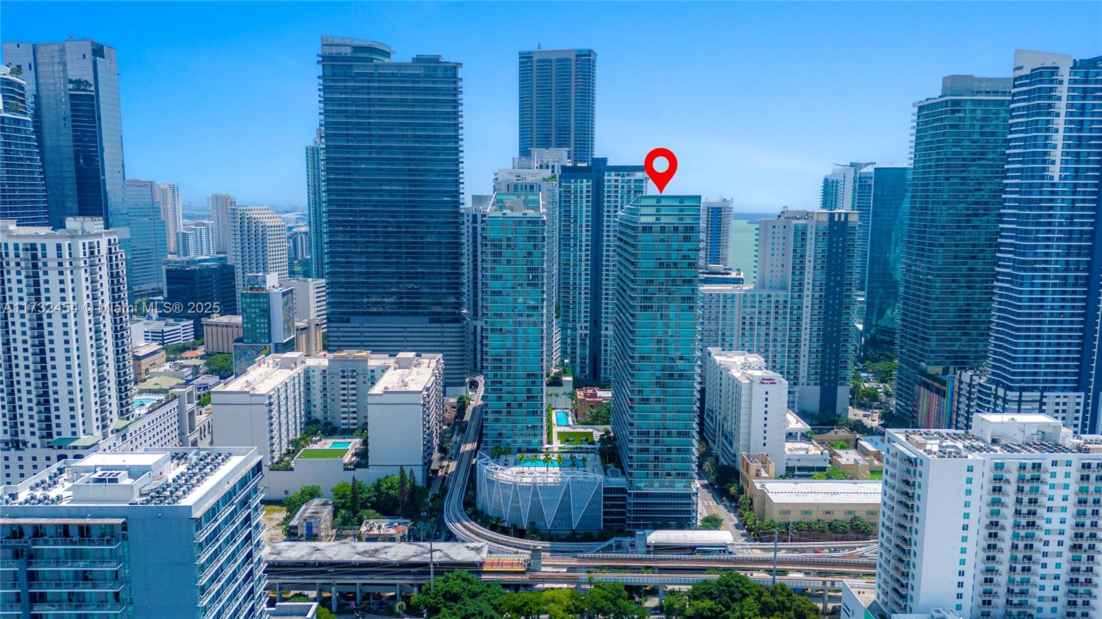 THE AXIS ON BRICKELL COND - Residential
