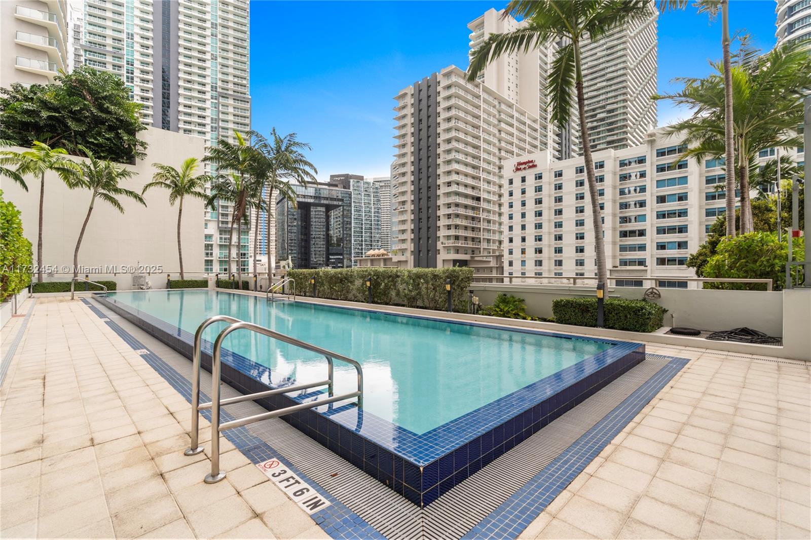 THE AXIS ON BRICKELL COND - Residential