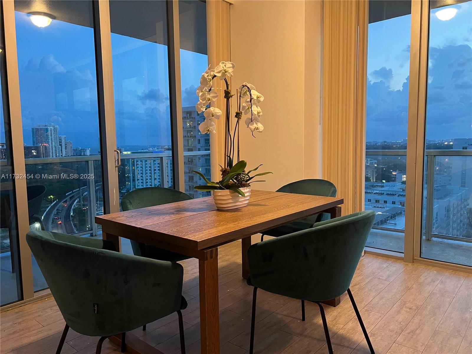 THE AXIS ON BRICKELL COND - Residential