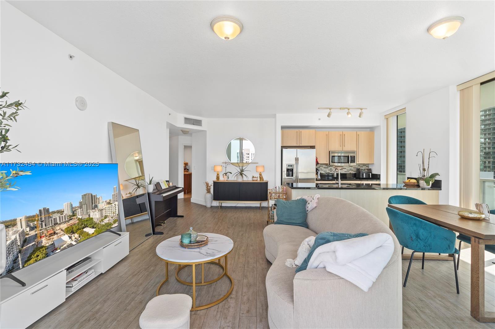 THE AXIS ON BRICKELL COND - Residential