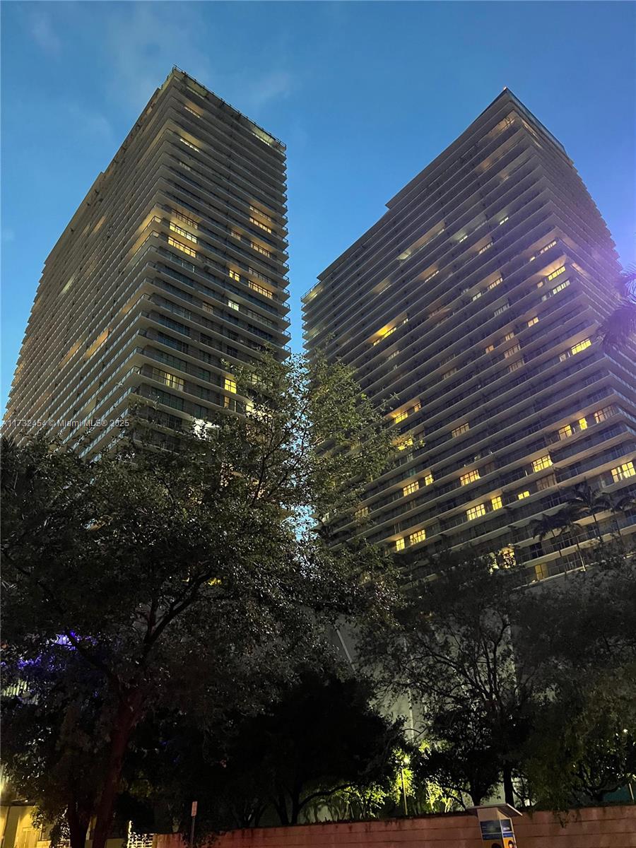THE AXIS ON BRICKELL COND - Residential