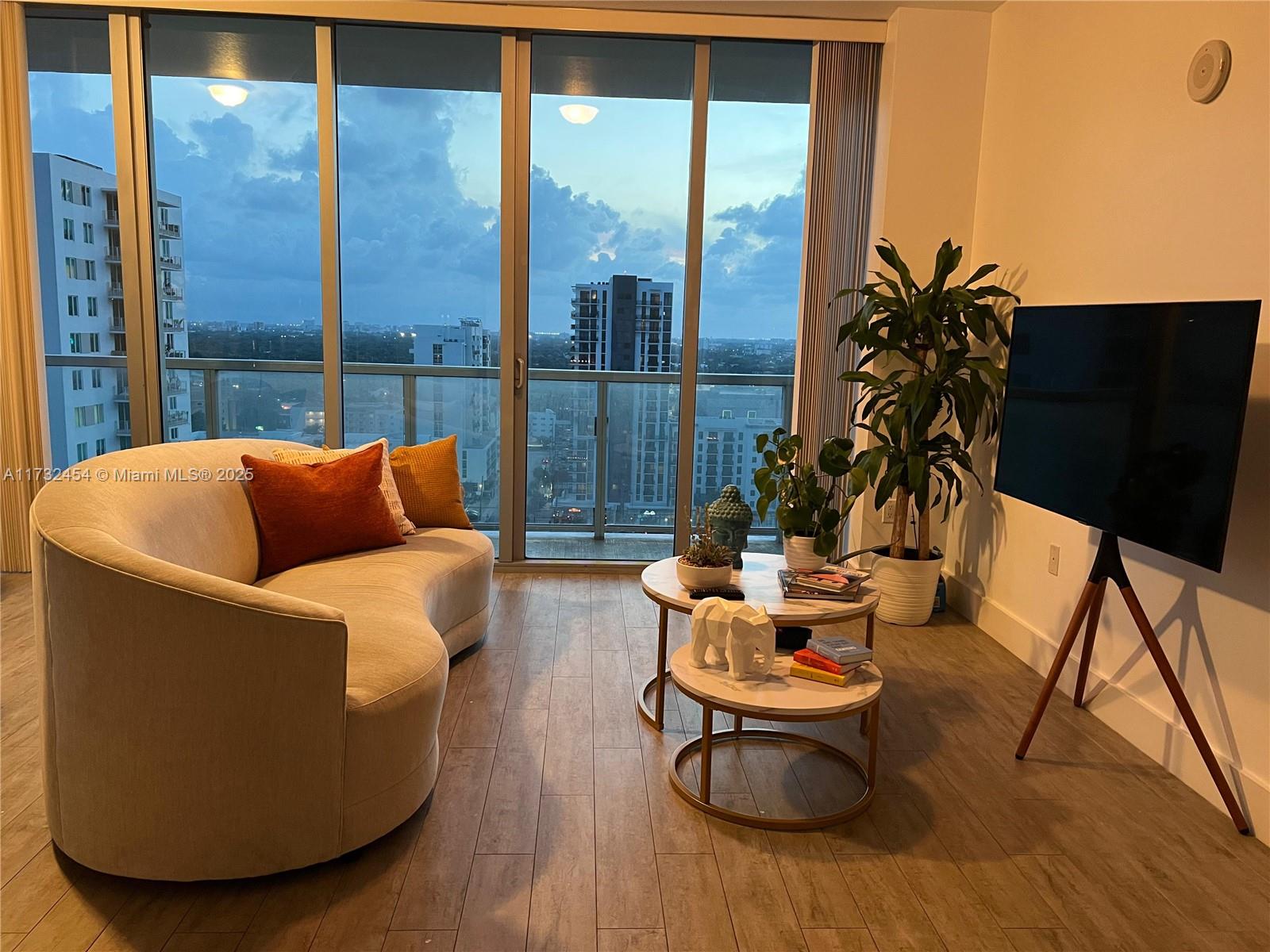 THE AXIS ON BRICKELL COND - Residential