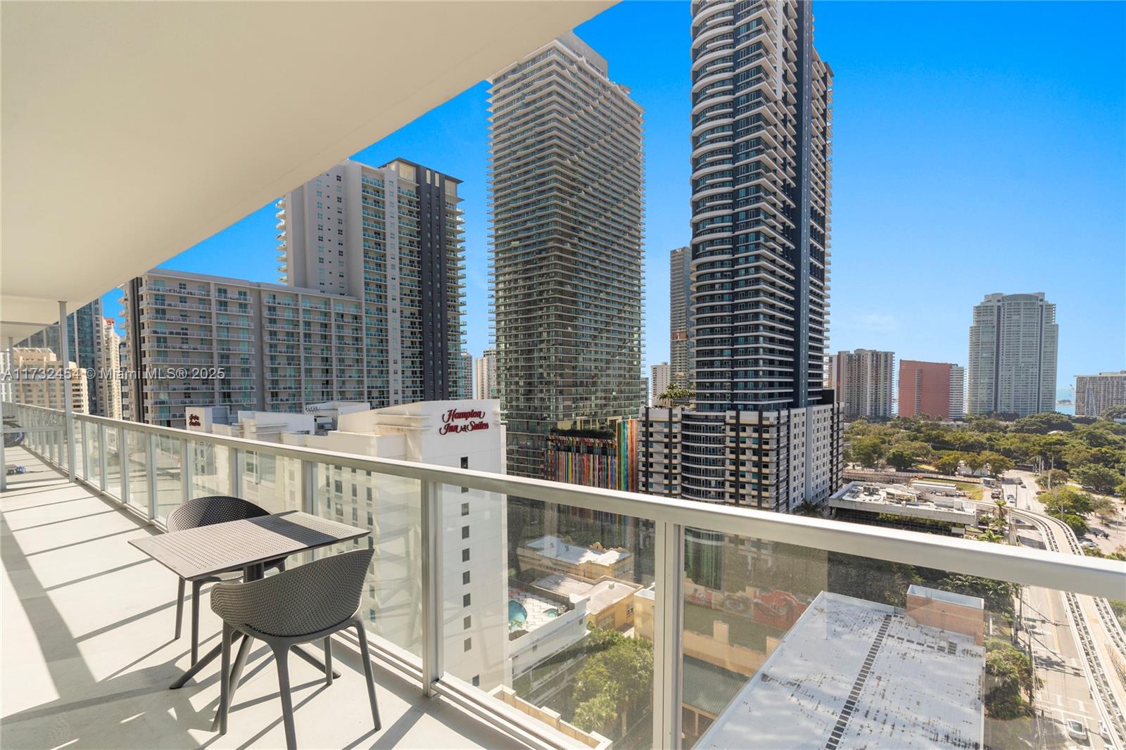 THE AXIS ON BRICKELL COND - Residential
