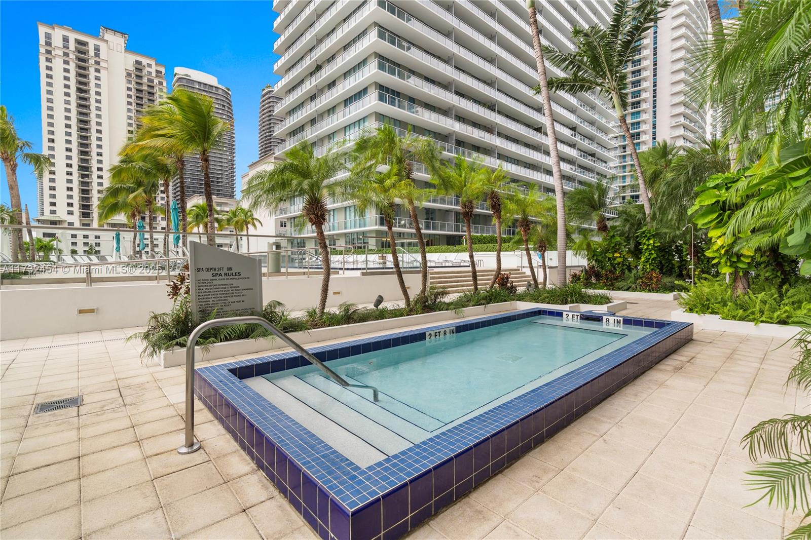 THE AXIS ON BRICKELL COND - Residential