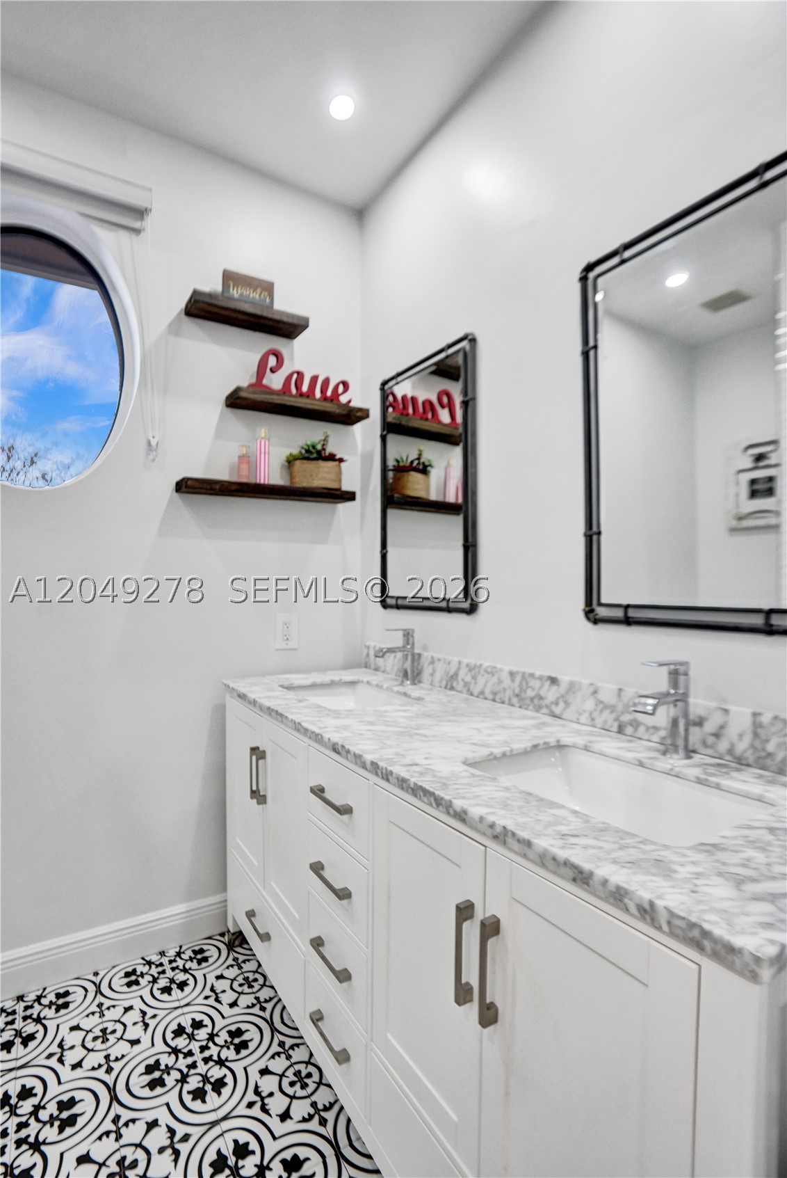 MARINERS COVE OF EAGLE LA - Residential