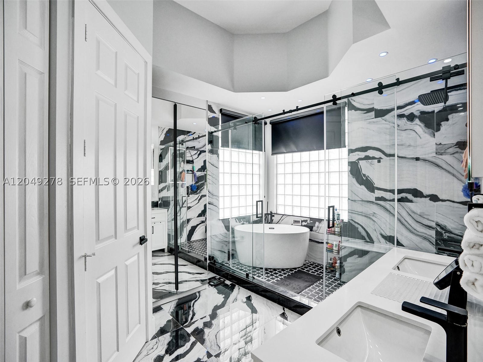 MARINERS COVE OF EAGLE LA - Residential