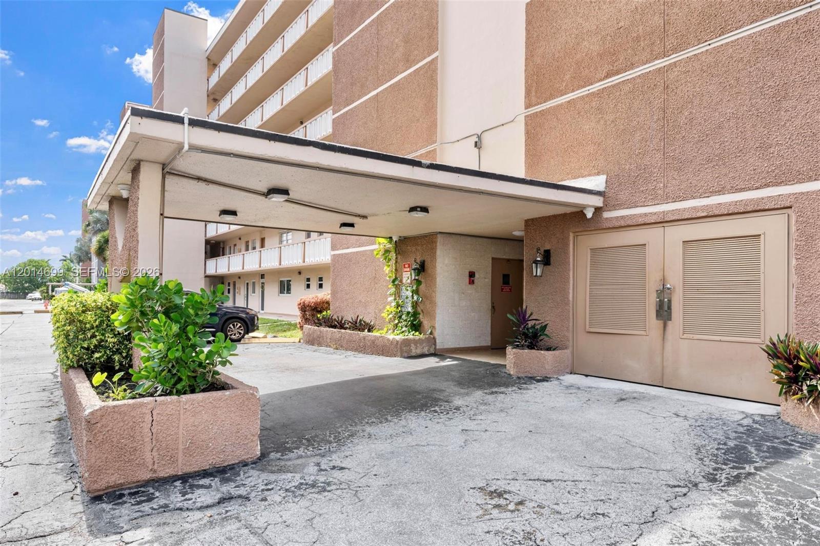 MEADOWBROOK TOWERS CONDO - Residential