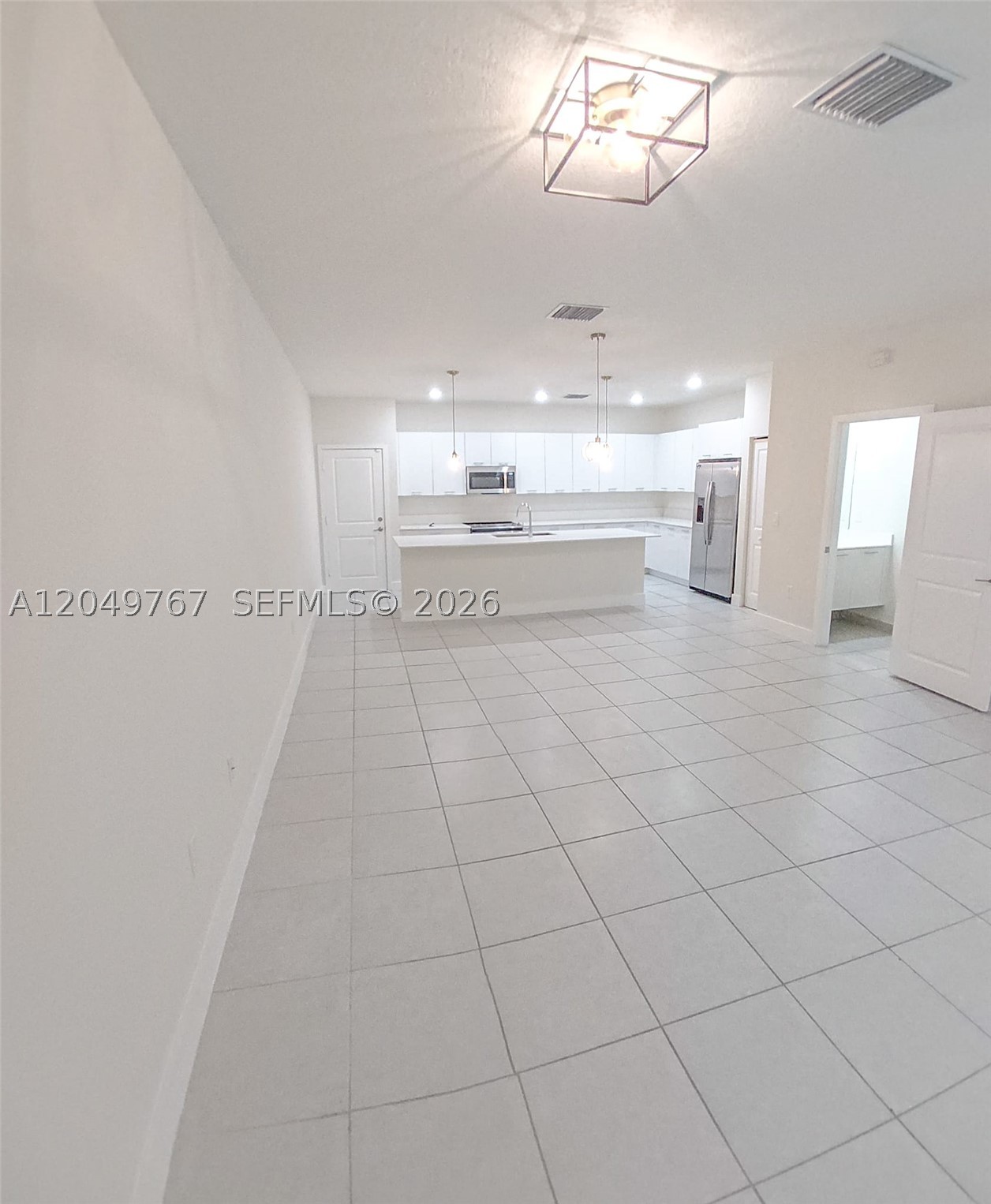 DOWNTOWN DORAL SOUTH PHAS - Residential Lease