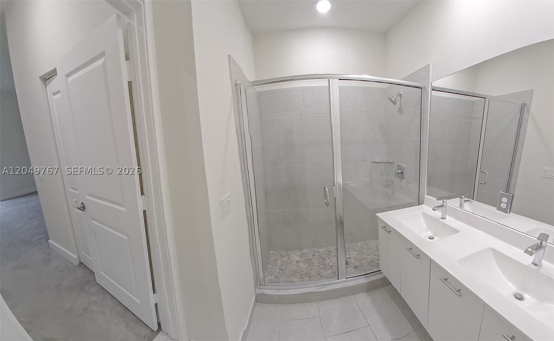 DOWNTOWN DORAL SOUTH PHAS - Residential Lease