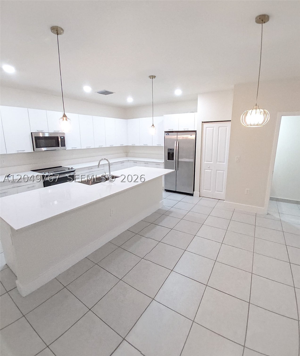 DOWNTOWN DORAL SOUTH PHAS - Residential Lease
