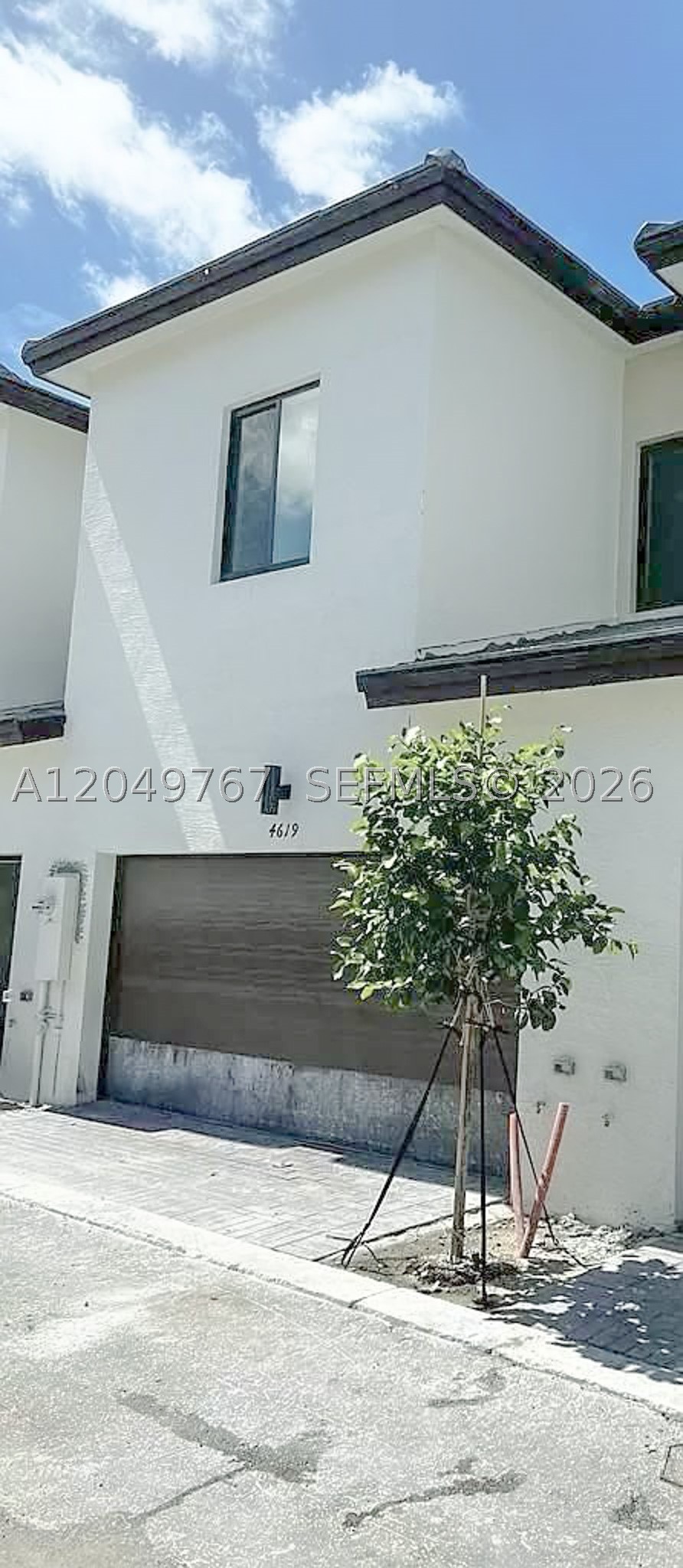 DOWNTOWN DORAL SOUTH PHAS - Residential Lease