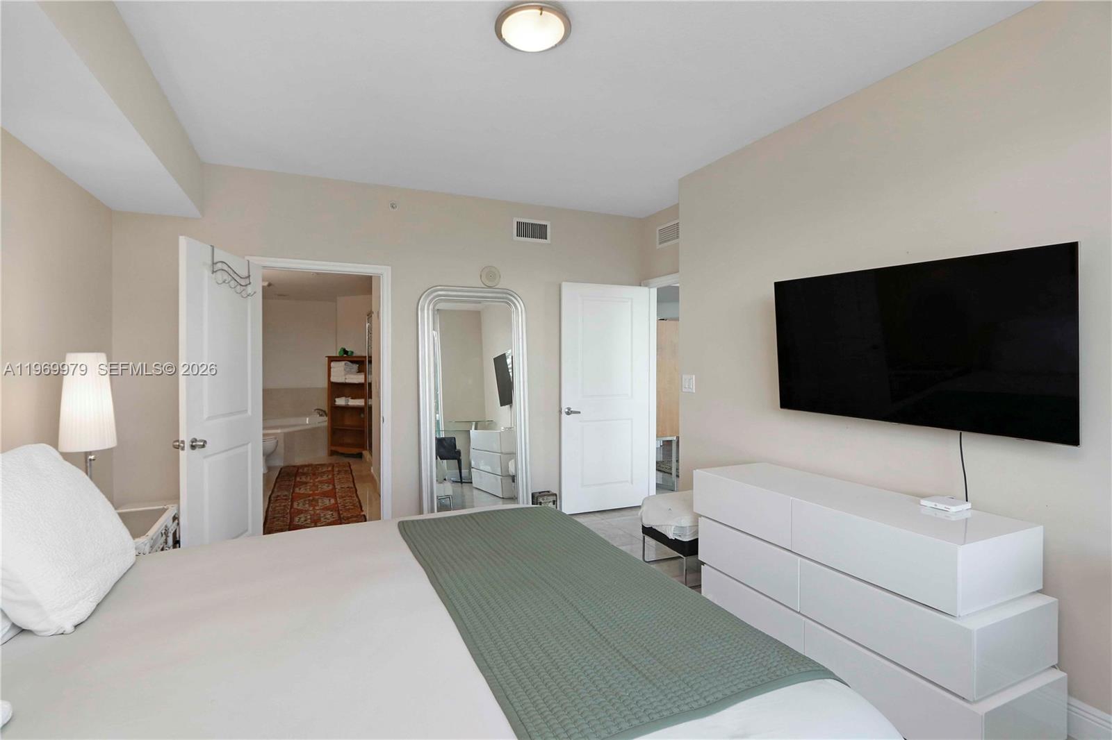 360 CONDO B - Residential