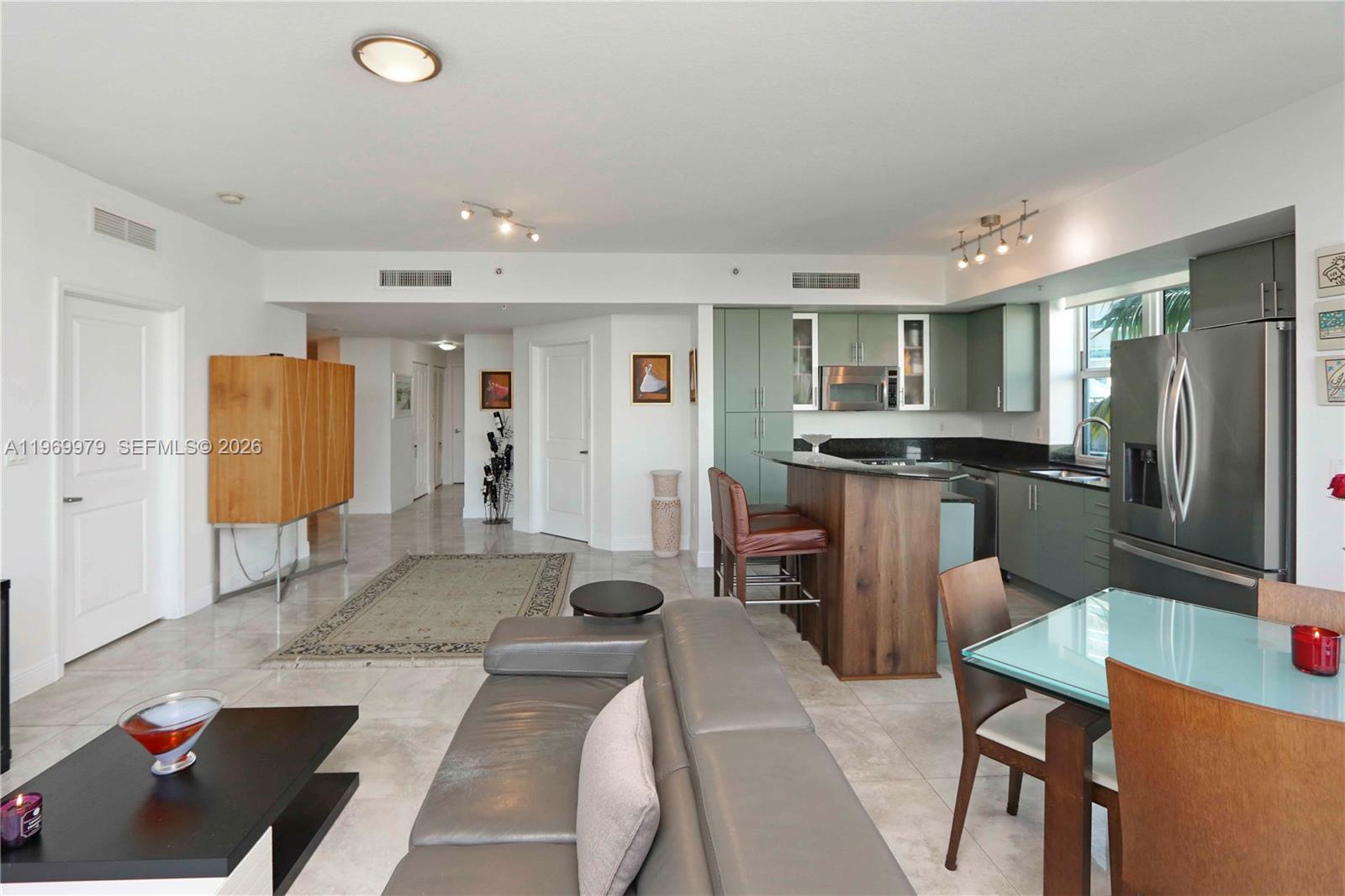 360 CONDO B - Residential