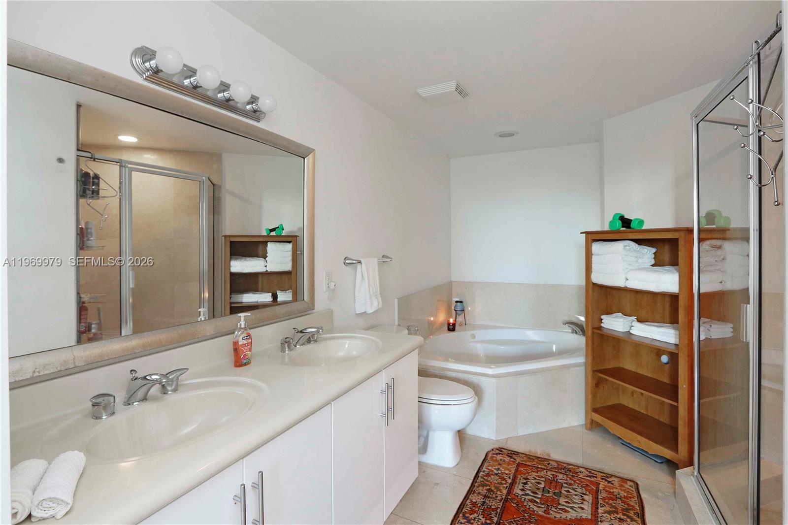 360 CONDO B - Residential