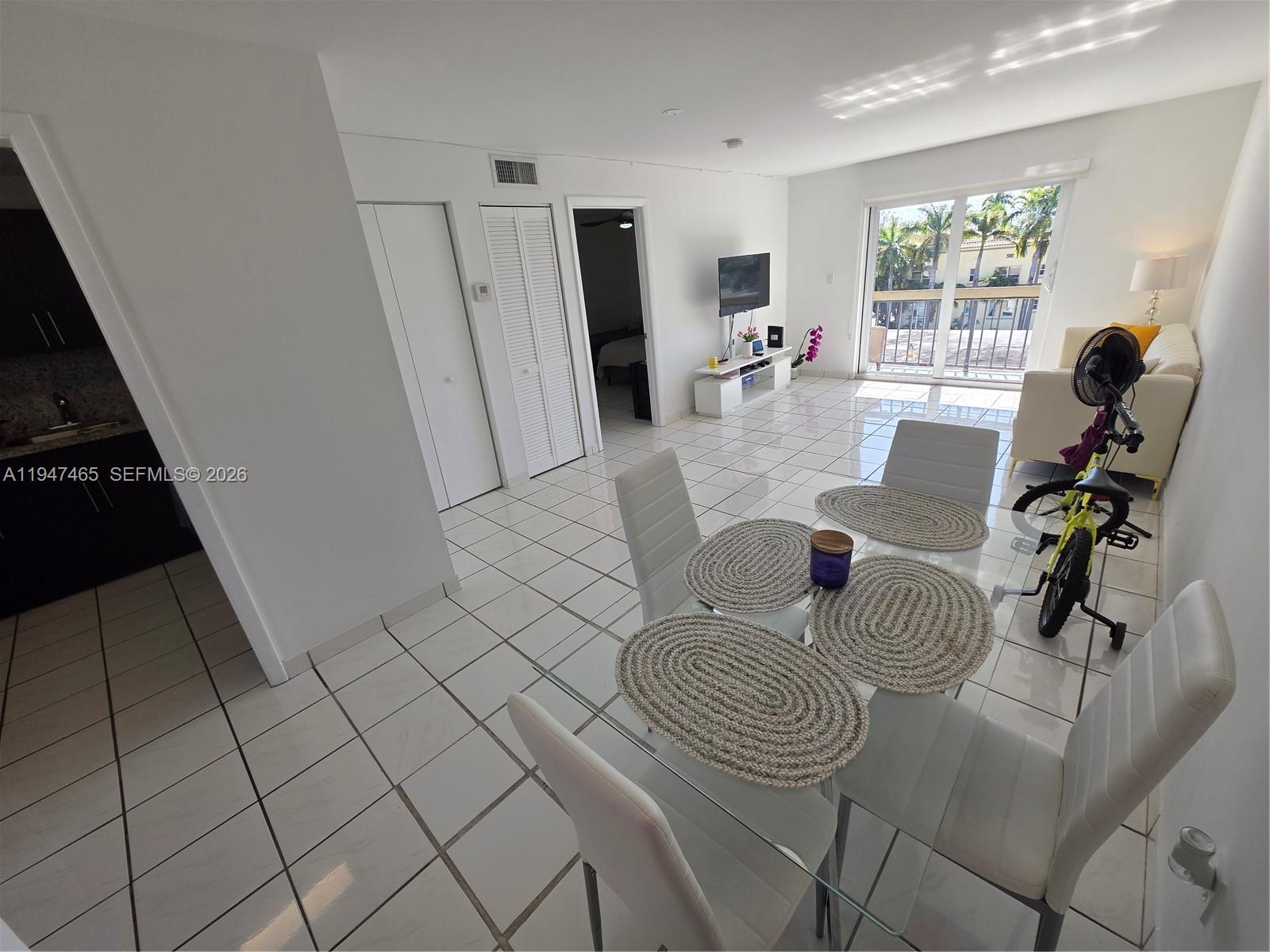 1 bedroom, 1.5 bathroom PENTHOUSE in a well-managed, quiet boutique 16-unit building with secured parking and only 120 yards away from all the shops, restaurants and people-watching you can get on Lincon Road !!  Walk everywhere! The unit has central A/C and hurricane windows. Call today before it's gone!! Penthouses in this area are few and rarely come on the market!