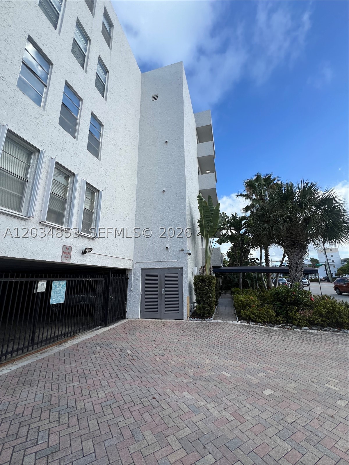 CLINTON CONDO - Residential Lease