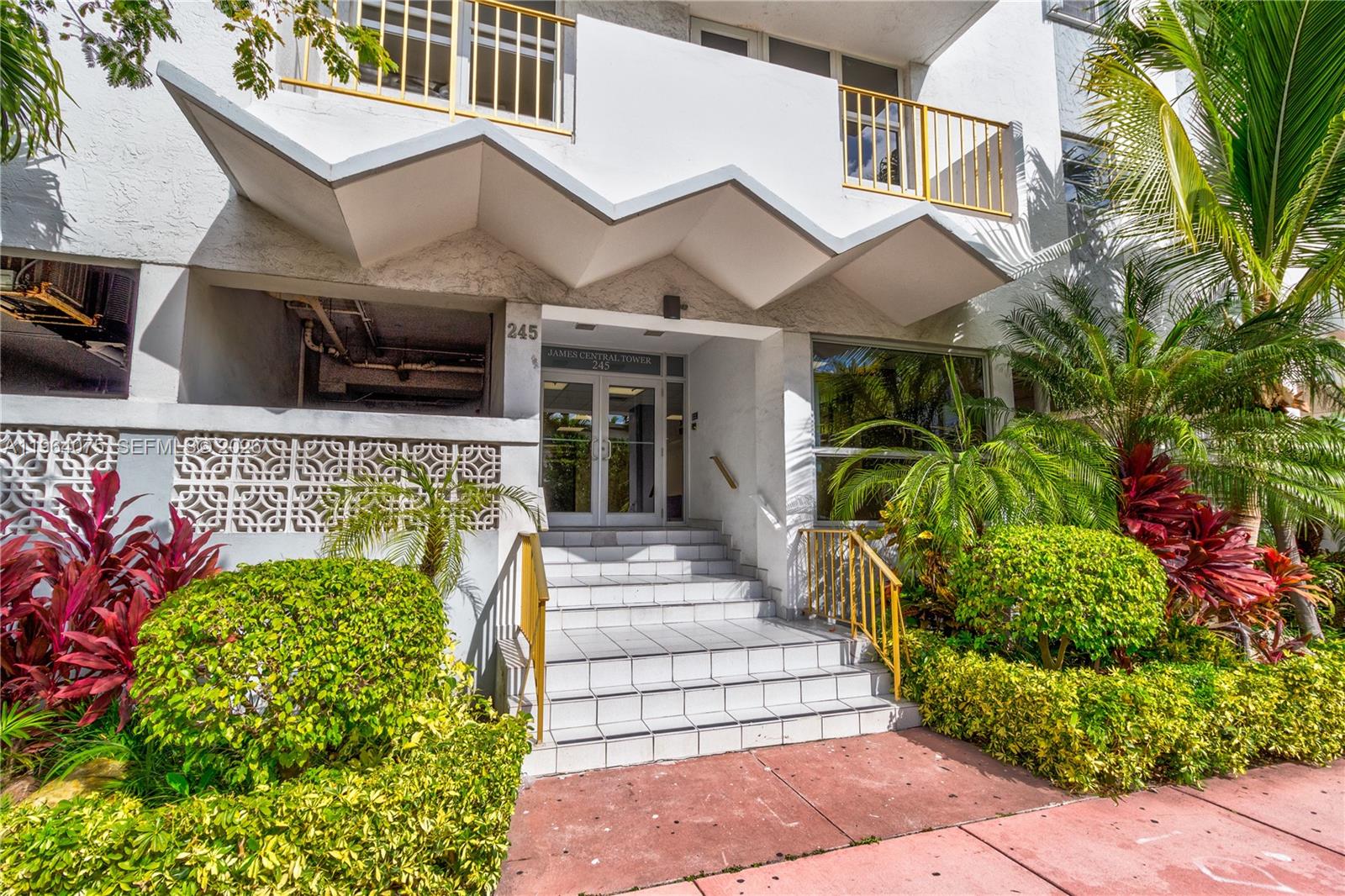 JAMES CENTRAL TOWERS COND - Residential